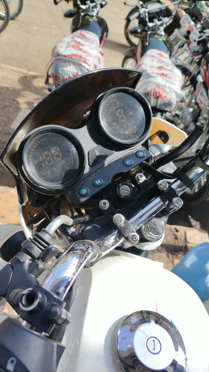 Unique UD-150 150cc Motorcycle